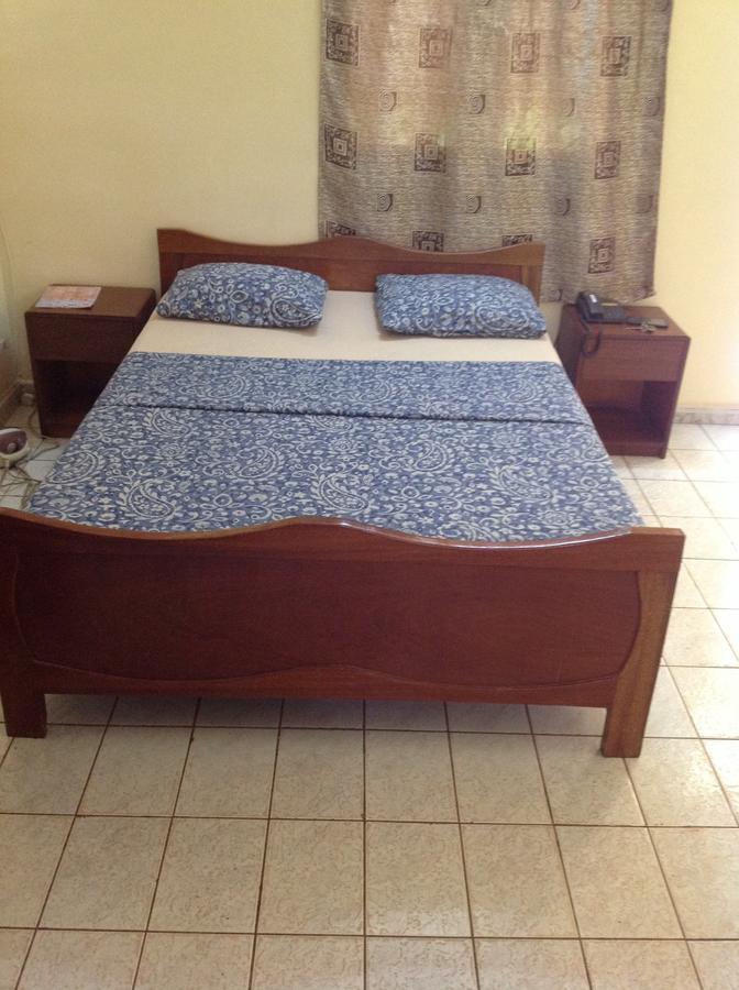 La Rose Des Sables Hotel วากาดูกู ภายนอก รูปภาพ