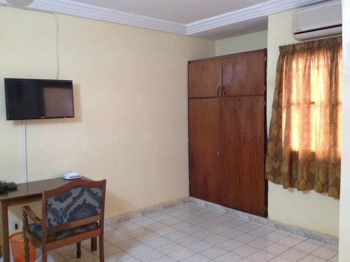 La Rose Des Sables Hotel วากาดูกู ภายนอก รูปภาพ