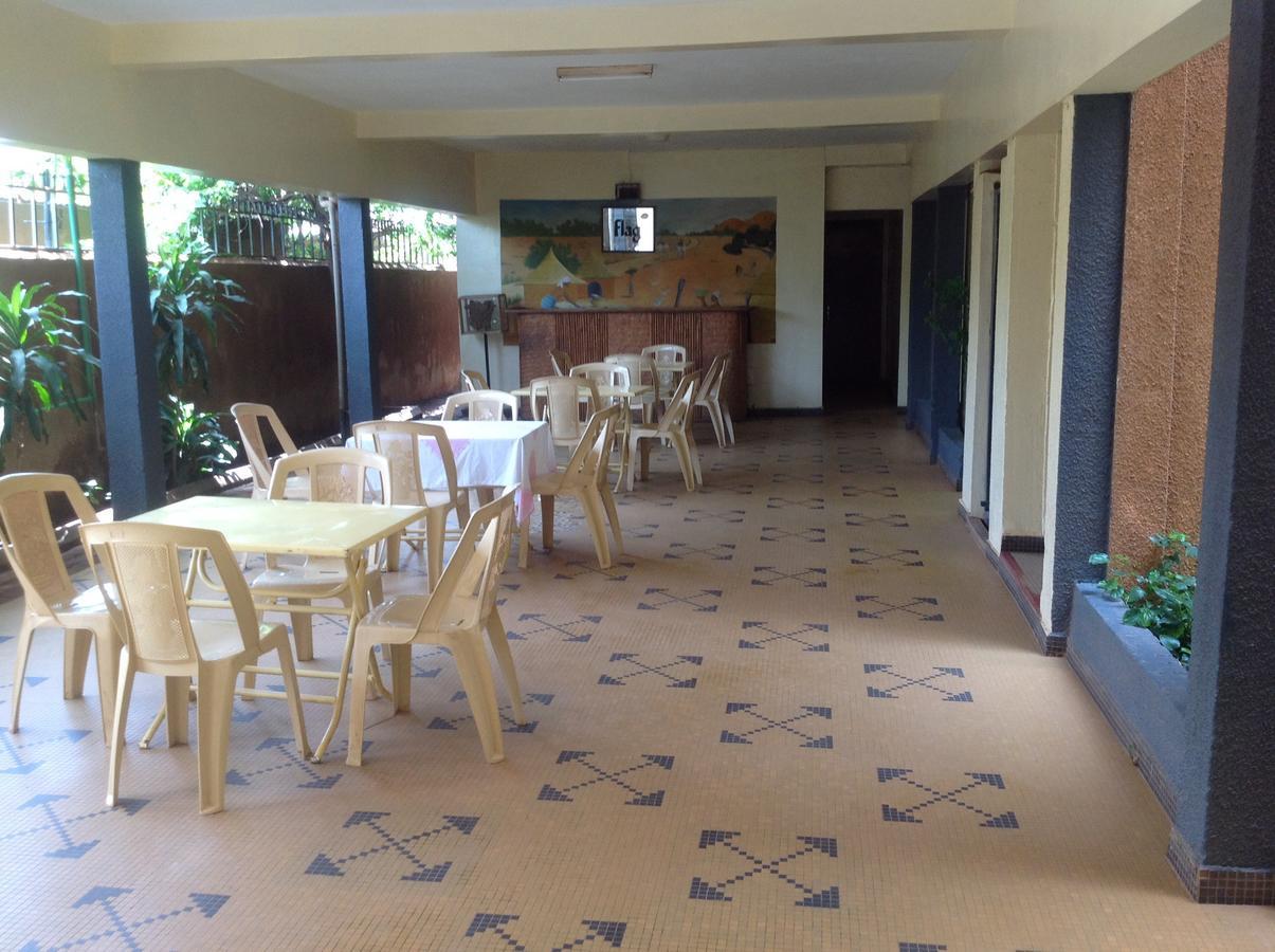 La Rose Des Sables Hotel วากาดูกู ภายนอก รูปภาพ